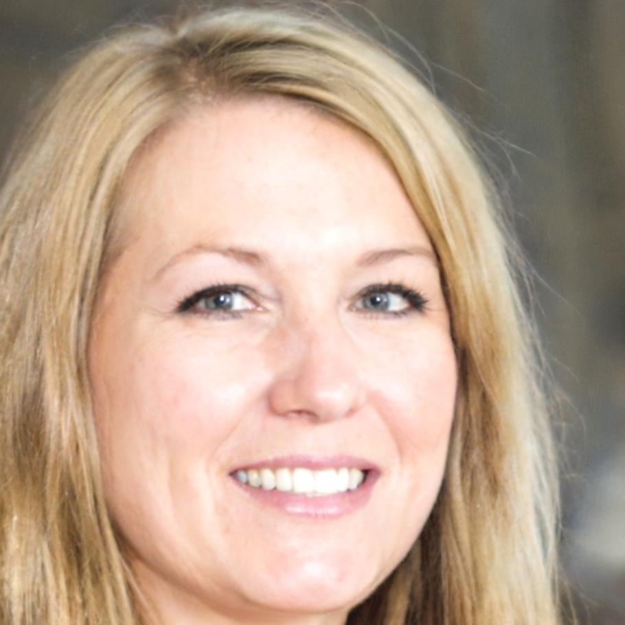 Directora de Análisis Financiero